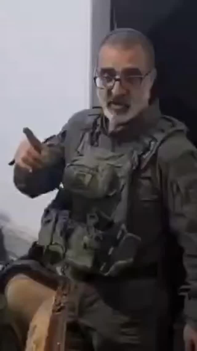 הרב זרביב אמש בבינת ג'בל בערב יום השואה: "לפני שנתיים וחצי אויבינו חשבו שמסיימים עם העם הזה, ופתאום כל ציר הרשע קרס. אנחנו גאים שאנחנו מייצגים ביום השואה את עם ישראל פה בבינת ג'בל בהכרעה מוחלטת"
קרדיט ינון מגל