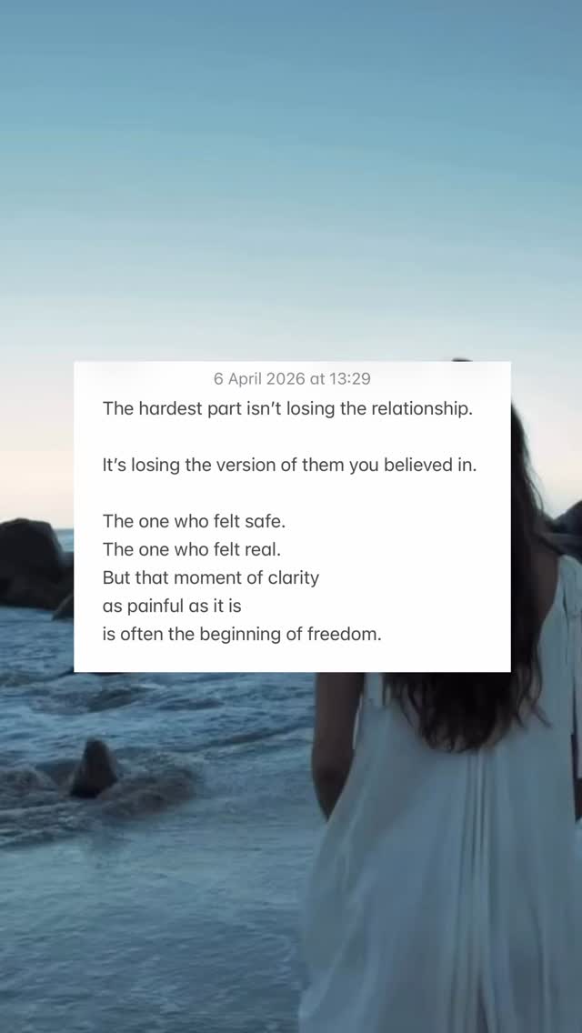 When a survivor wakes up 🙏🏻
The hardest part isn’t losing the relationship.
It’s losing the version of them you believed in.
The one who felt safe. The one who felt real.
But that moment of clarity as painful as it is, is often the beginning of freedom.
What was your wake-up moment?
#narcissisticabuserecovery #gaslightingawareness #traumabonding #emotionalabuse #healingjourney