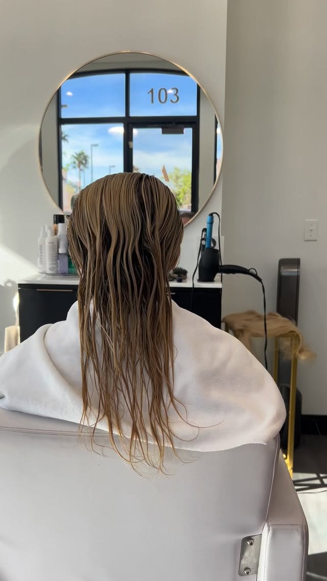 Beach Waves Please 🙋♀️💖
#ablowdrybar #lasvegasblowdrybar #lasvegashairstylist