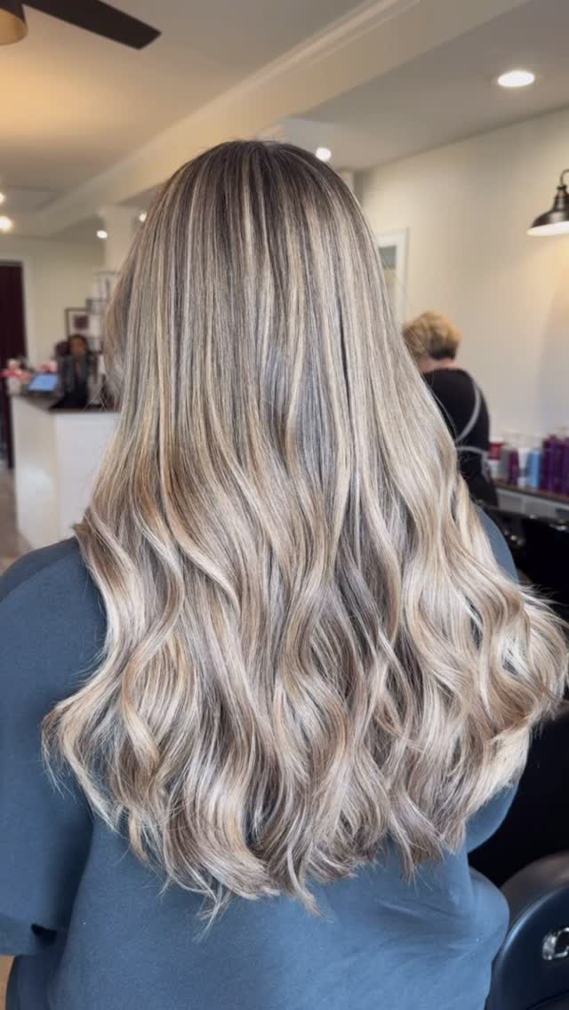 & now she’s THAT girl💭 this is your reminder to book your spring time foil & make @hairrbymorganb your girl!