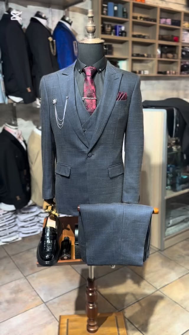 Check out this outfit only at our shop…..
* Suit - R1650
* Shirt - R650
*Brooch-150
* Necktie - R150
* Belt - R250
* Cologne - R500
* Shoes - R750
* Total - 4100
www.mandmformalclothing.com…. Update your wardrobe only at M&M Formal Clothing
#mandmformalclothing #creatorsearchinsight #southafrica #steezybwoi #matric2026