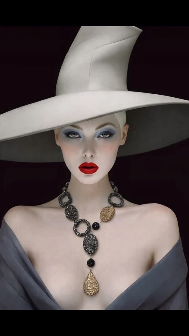 Sunday's Best!
Live Your Jewelry Dreams!
#aimodified ##realjewelry #aimodel #statementjewelry #handcraftedjewelry