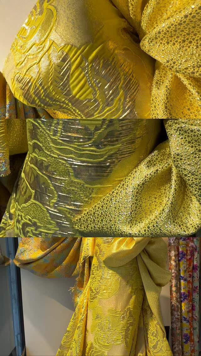 Crafted for those who love to shine
Order Now👈🏻
Feel free to contact us on the direct for more information at +905541947065 .
#FabricLover #rivolitekstilofficial #LuxuryFabric #TextileDesign #HauteCoutureFabric TextileIndustry DressMaking CoutureFashion BespokeFabric FashionFabrics