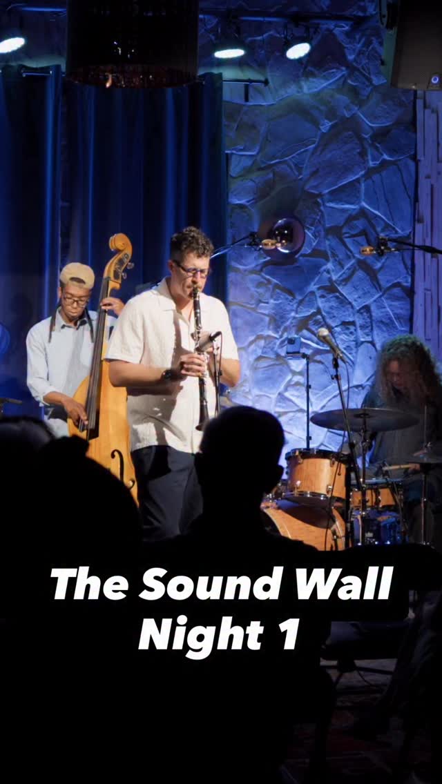 Night 1 @thesoundwall is in the books. We have two more performances today. Come on out!
⭐️Join my Improvisation 101 Course⭐️
www.jazzclarinetacademy.com
#clarinet #saxophone #music #band #jazz @legerereeds @silversteinworks