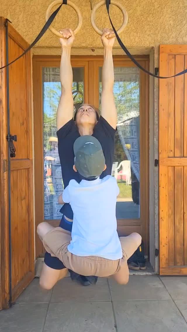 💪+35kg avec le neveu comme gilet lesté
.
Avec mon poids de corps à 64,5kg on est à 99,5kg au total.
.
Pratique
Persiste
Persévère