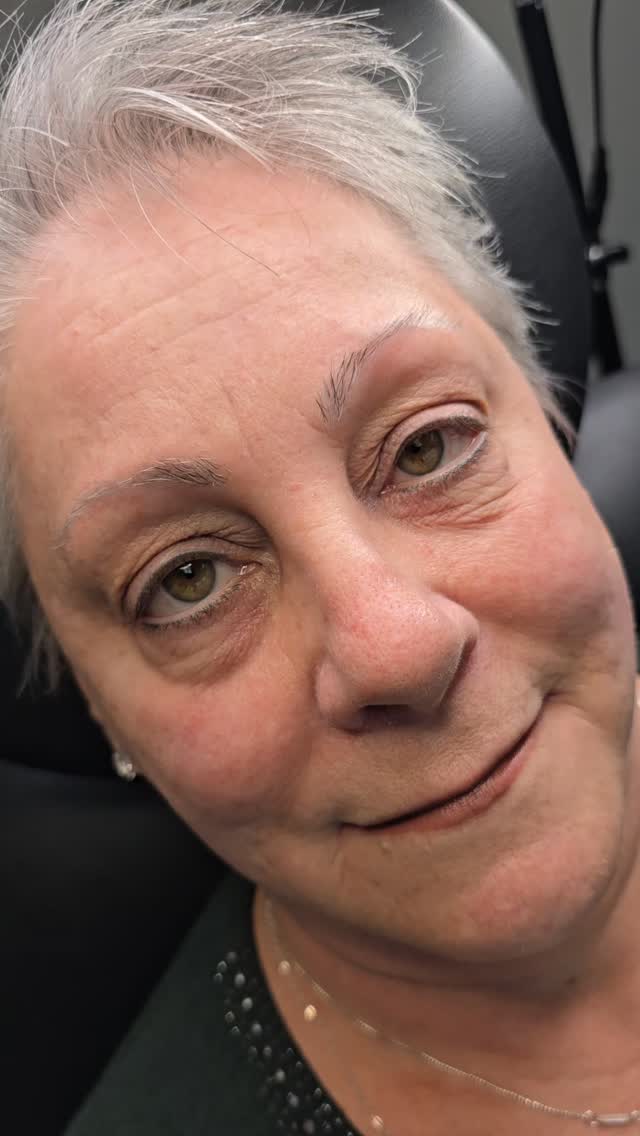 Another beautiful brow transformation! By adding a soft arch to adjust shape and bring a little more lift to the brows 🤍
Sservice: Powder Brows
Lasts: 1-3 years before a refresher is needed
Pain is minimal to none - numbing cream applied
Suitable for ALL skin types
Book your appointment by following link in bio or by texting 843-499-4357
www.charlestonpermanentmakeup.com
#Powderbrows #CharlestonBrows
#CharlestonSC #CHSBeauty #permanentmakeup