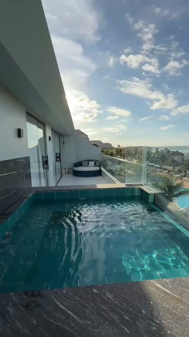 O Sol, o céu, o mar.. tudo que você está precisando.
Vem pra Salinas/PA viver dias incríveis com a gente! 🌴🌊
Visite privedoatalaia.com ou fale com nossa equipe nos números (91) 98458-2327 / (91) 98403-9507 / (91) 98495-4244.
📍Suíte Evidence Home
Hotel Privê do Atalaia
O seu hotel a poucos passos do mar.