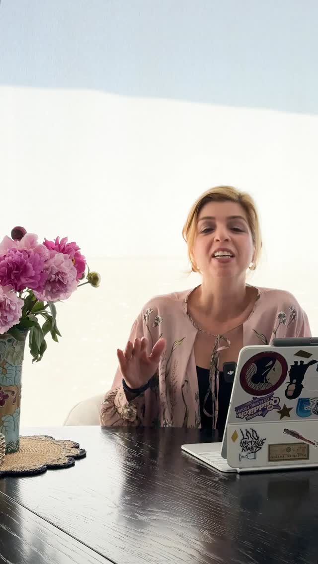 I want to design your space for FREE.
Here's how to enter: submit your room and tell me the number 1 thing that's driving you crazy about it.
I'll pick one person to receive a full Virtual Interior Design package : mood board, layout plan, furniture sourcing, the works.
To enter simply comment or DM me ENTER and I'll send you all the details.
Deadline: 04/17/2026
Know someone who desperately needs a room refresh? Tag them below!