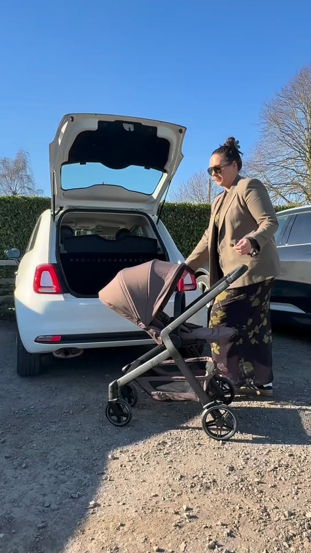 Fiat 500 boot check with the Joolz Hub 2👀
Finding a pram to fit your boot is possible, visit us in store where we can boot check your pram before you purchase ✅
#babybarn #joolz #hub2 #smallboot #babyshopping