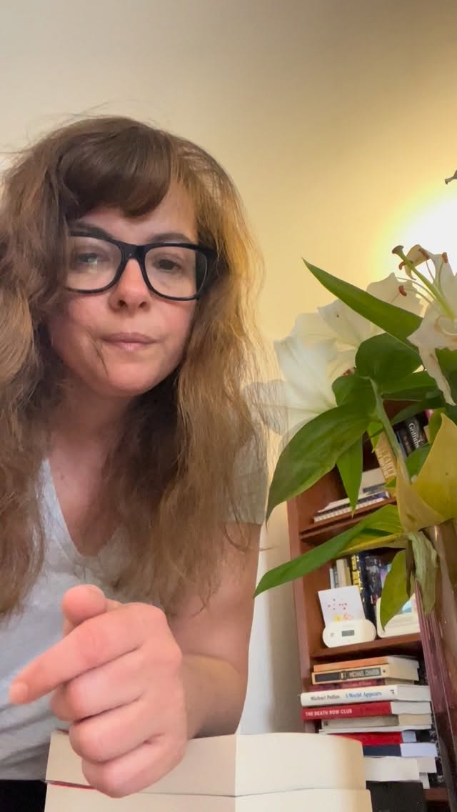 Nouveau livre en francais! #luisurvivre #thefirstgirl #pal