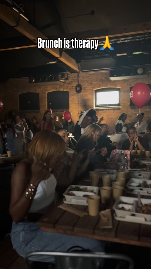 This is your sign to book brunch with the gang 👉