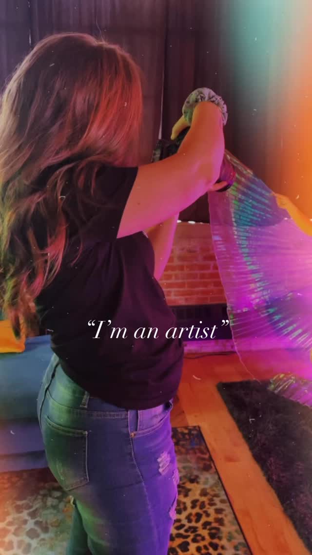 I’ve been single for a minute now and unfortunately that means I’m out here dating
which is already enough on its own (iykyk 🙄)
but nothing- and I mean nothing- is more entertaining than when someone asks what I do for work
because I could say “I’m a boudoir photographer” like a normal person…
But instead I like to say “I take butt photos for a living” and watch the panic set in
It’s entertaining EVERY time 😂