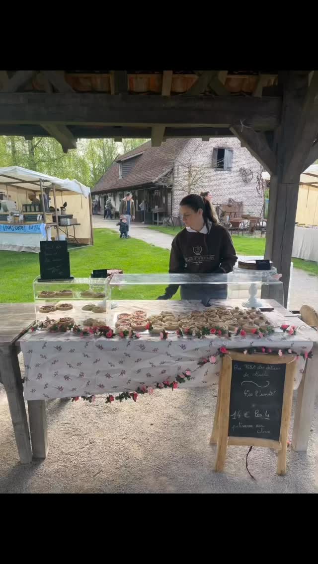 💛 MERCI 💛
Merci à tous ceux qui sont venus ce matin 🥹✨
Votre soutien, vos sourires et votre gourmandise… ça fait toujours chaud au cœur !
📍 Musée de Plein Air – Villeneuve-d’Ascq
Et bonne nouvelle 👇
👉 Je serai là tous les premiers samedis de chaque mois !
🍪 Cookies ultra gourmands
🍰 Gâteaux faits maison
🥧 Plein de douceurs à découvrir
Si tu as raté ce matin, pas d’inquiétude…
On se retrouve très vite 😋
#marché #villeneuvedascq #cookies #patisserie #faitmaison nord merci rendezvous