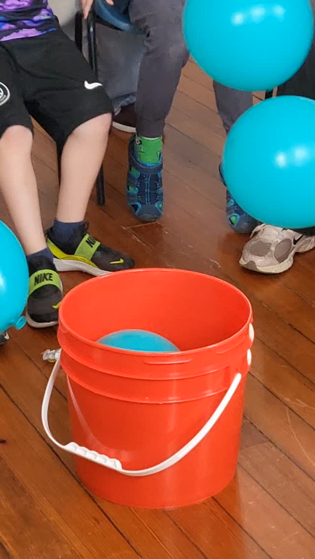 From funny teamwork balloon games 🎈 to volleyball practice 🏐 and colorful arts & crafts 🎨☀️ — Junior Clubs this week was full of laughter, creativity, summer vibes, and unforgettable moments together. Great atmosphere, amazing energy, and so much fun shared by everyone! 💛✨
#stmarysyouthcentretullamore #tullamore #youthclub #juniorclubactivites #youthcenterfun