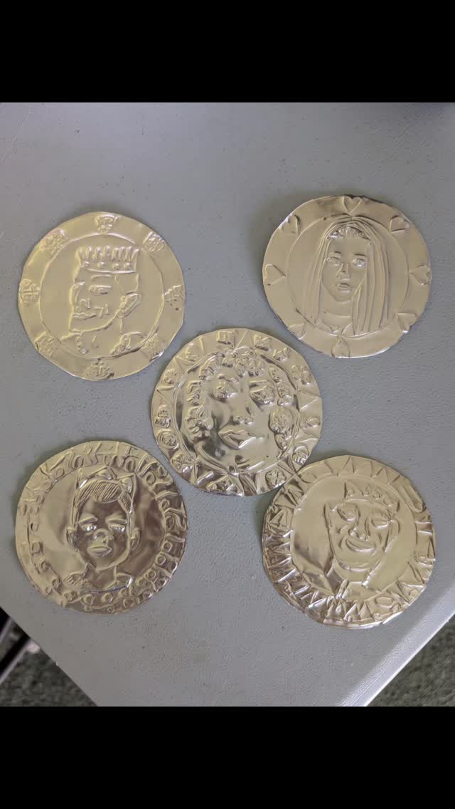 It was amazing to be part of this coin crafting workshop led by @giulianaterranartist and run by @valleyartscv as part of the creative activities inspired by the Chew Valley Hoard. We had an incredible turnout and some amazing coin portraits were made!
We will be back with @giulianaterranartist again in East Harptree Pavillion on Friday 29th May 10am-1pm for another session!
#artworkshop #chewvalleyhoard #somerset #artshub