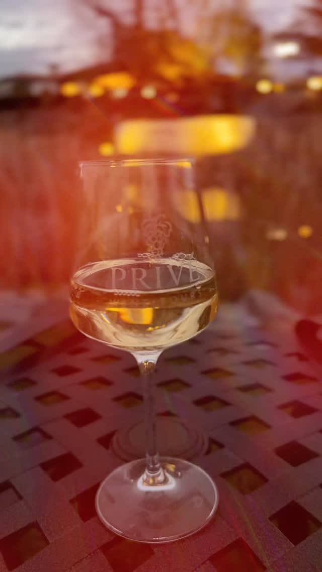 Sipping where the sun kisses the vines 🍷🌄
Danza del Sol never misses.
Book your wine tour with us today💫👇
www.privewinetours.com
#temeculawinecountry #privewinetours #luxurywinetour #winecountry #sip