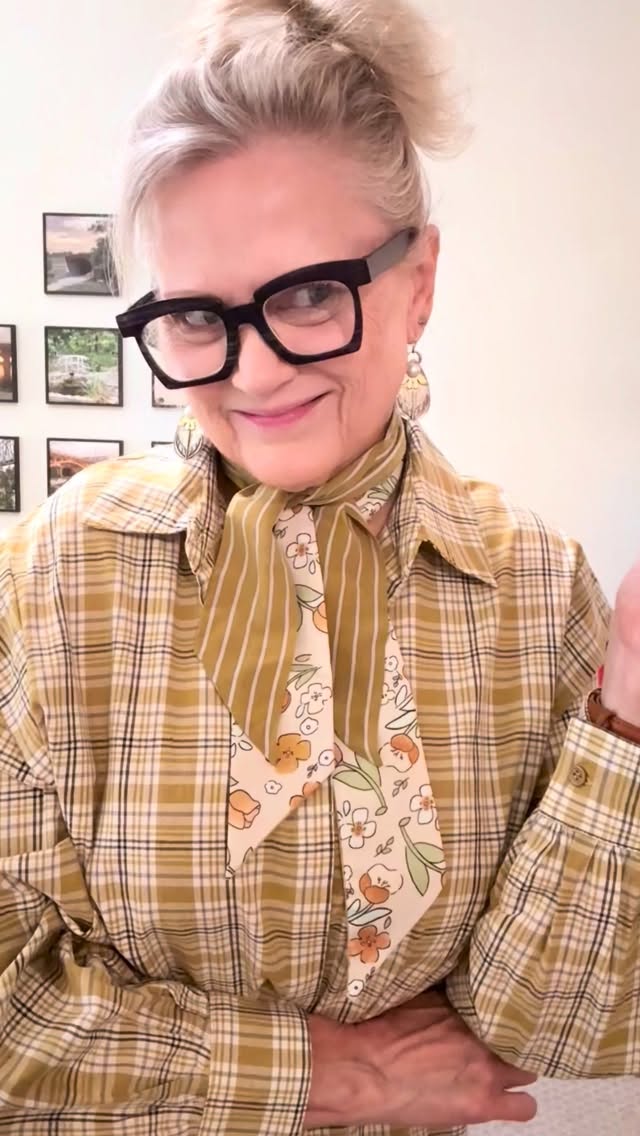 This outfit is really me… It’s when I find a bunch of mismatched pieces, old, new, things I’ve never put together before… And it comes together in an outfit that I love. I’ll link the pants in stories. It spoke volumes to me this morning about life itself, and how nothing seems to make sense from the past month, but yet sometimes it comes together and makes something beautiful… When it’s covered in gratitude. I just got through listening 👂 to the best YouTube audio from CS Lewis, and so I am giving thanks this morning… For a friend that came and enjoyed a charcuterie board with me last night, for another friend that just showed up and dug a hole and put in a brand new plant 🪴 in my backyard, and for tomatoes 🍅 already appearing on the vine that I have not tended to at all… Happy Thursday. #thymemag #gratitude