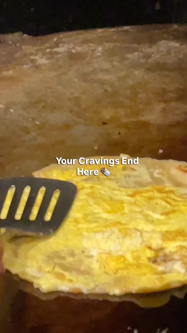 POV: You just found the cleanest Kathi Roll prep on your feed. 🤤
From the sizzle of the tawa to the final tuck, we’re obsessed with the precision here.
Whether it’s Paneer or Chicken, the secret is always in the chutney-to-crunch ratio.
Question for the comments: Are you Team Extra Onions or Team Extra Chutney? 🌶️
