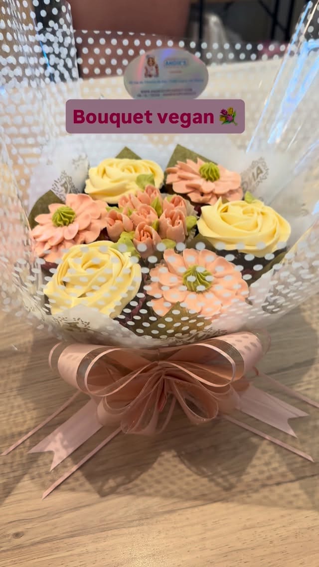 Nos cupcakes vegan sont disponibles à la commande, contactez nous directement
💐🧁💐🧁💐🧁💐🧁💐🧁💐🧁💐🧁💐🧁💐
📍Angie’s Cupcakes 43 rue du Chemin de Fer, Lagny sur Marne
🚞Ligne P depuis Gare de L’Est 25 mins
🚘🅿️Parkings Foch, cinema, Tanneurs : 1 heure gratuit voir 2 demandez nous un ticket !
#angiescupcakes77 #cupcakesvegan #veganparis #mangervegan @vegout.paris @mangervegan_marnelavallee @vegoresto @vegantouristparis @lagnycommerces