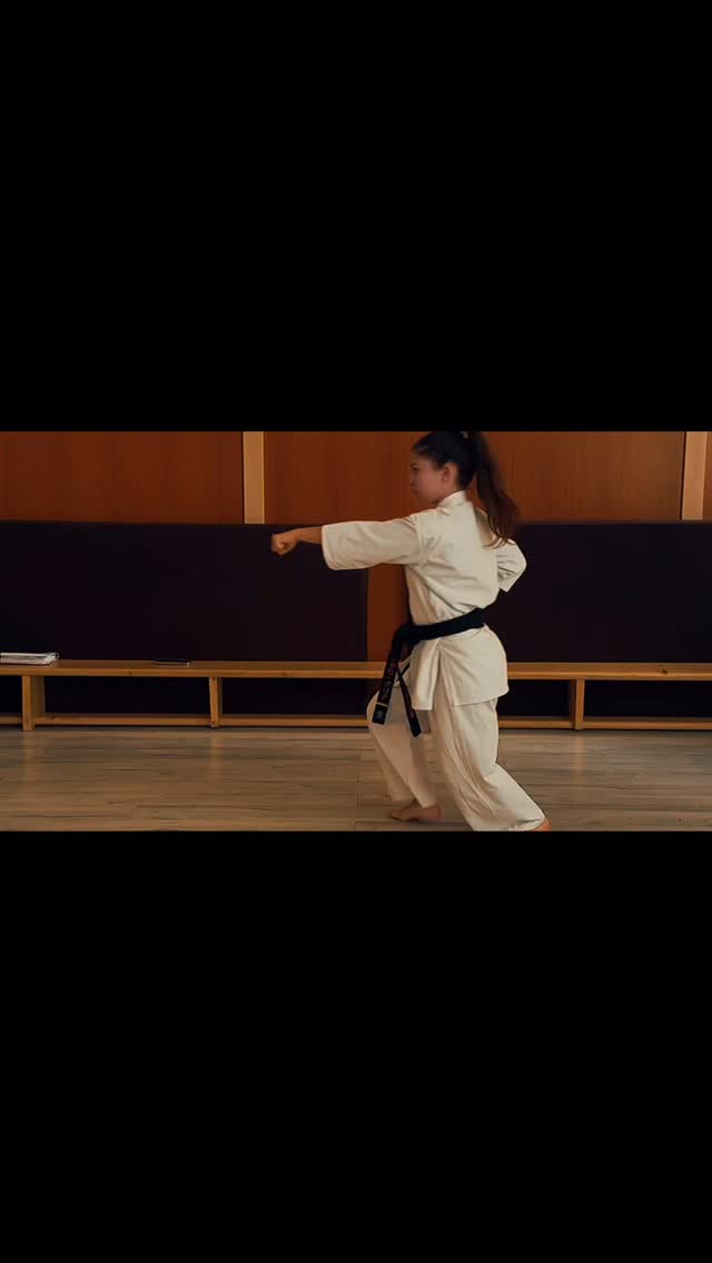 Pinan Sono Ichi - Kyokushin Kata Library | Crina Stase (World Champion)
In this fourth episode, Crina Stase 🇷🇴 — World Champion in Kata — demonstrates Pinan Sono Ichi, one of the five foundational kata.
Performed with strong basics, sharp transitions, and clear intent, this high-quality recording serves as a powerful reference for karateka developing balance, timing, and kihon within kata.
#kyokushin #kata #worldchampion