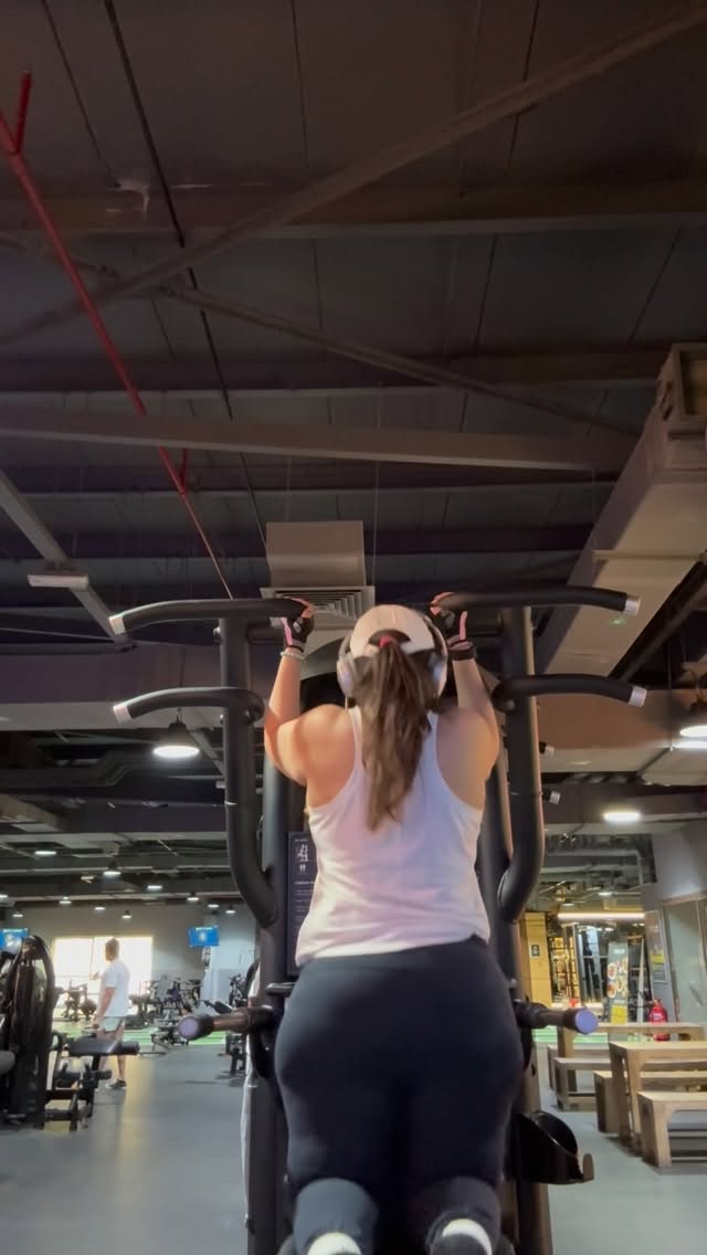 Having the right coach and showing up not just for the accountability you have for her / him but genuinely for yourself is the constant that you will build in your wellness journey and this is what my coach @coachedbynaziwaamirah has taught me.
Thank you for being my mentor, my guide, my friend and my light when things were not so great in the very beginning.
#healthylifestyle #workoutmotivation #loveyourself #healthiswealth