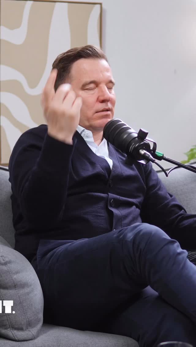 Unterschiedliche Situationen. Ein Muster. Systeme sagen Nein – und der Mensch dahinter hat keine Chance mehr. Episode 6 von abgekocht fragt: Wo hört Compliance auf, wo fängt schlechter Service an? Uli bringt es auf den Punkt: Mischung aus System, fehlendem Spielraum und fehlendem Willen. Wie erlebt ihr das? 🤔