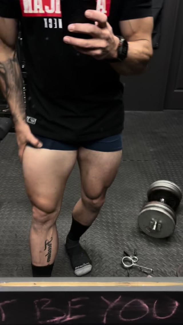 Ran a mile yesterday. It gave me some leg striations 🤷♂️
#fitness #motivation #workout #running #weightlifting