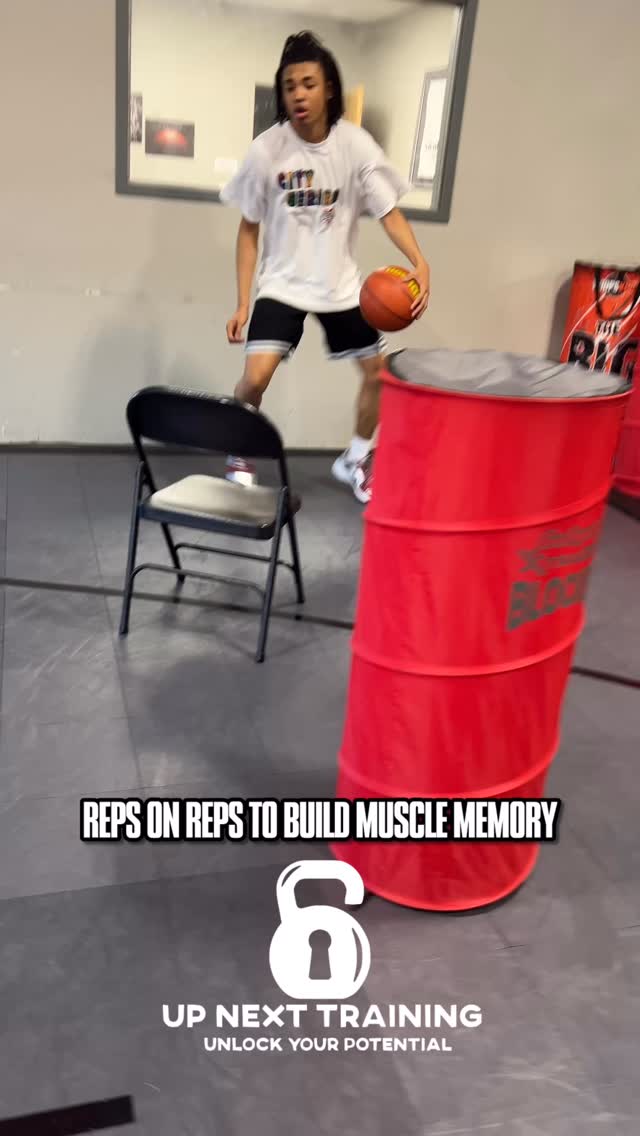 REPS ON REPS 😈👏🏽
Make every rep COUNT & be purposeful with every movement/workout 👏🏽
Are 🫵🏽 Up Next⁉️
📍| Columbus, OH
#UpNextTraining #UnlockYourPotential
.
.
.
#basketball #basketballtraining #explorepage