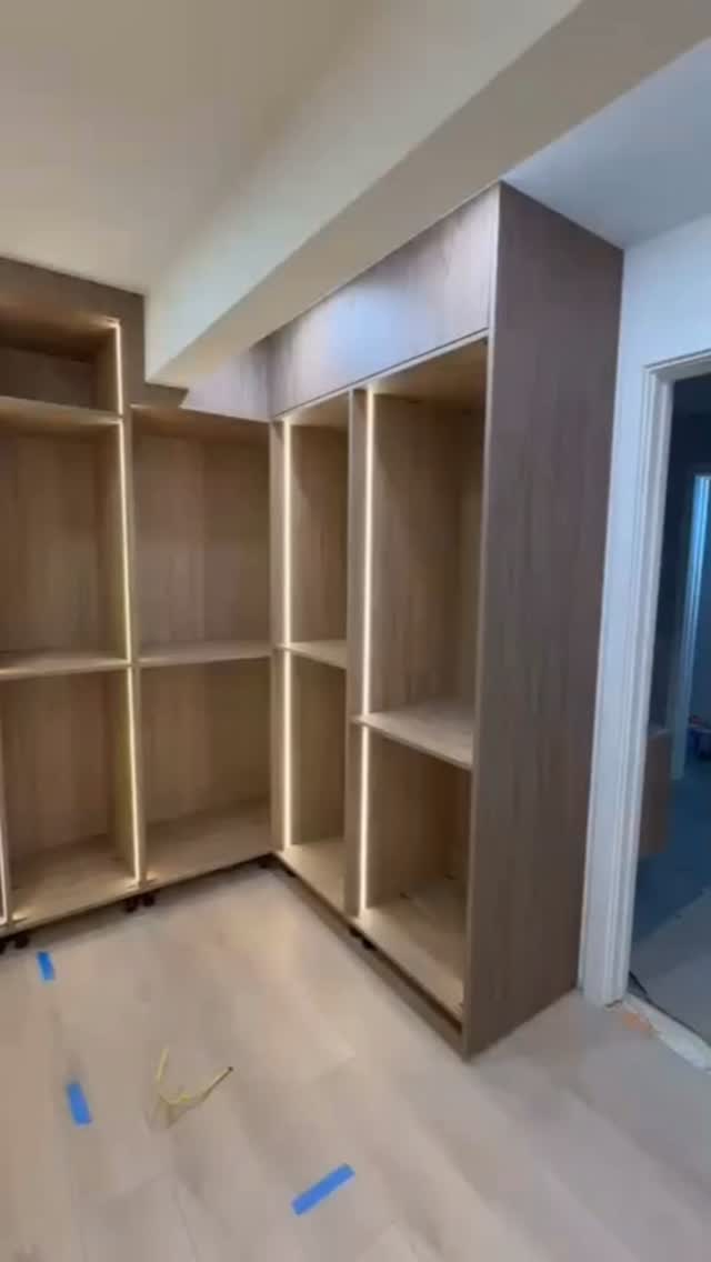 This is an investment in your home’s value.
Most kitchens become outdated
and over time can reduce the value of a property.
We do things differently.
We are a dedicated team specializing in custom kitchen and cabinetry manufacturing,
and we handle full kitchen remodeling from start to finish.
We don’t take on high-volume work —
we focus on projects where we can deliver truly high-quality results.
✔ Custom kitchens and cabinetry
✔ Full kitchen remodeling and space upgrades
✔ Fully licensed and insured
✔ Design and project guidance
We work with modern American and global materials
and partner with trusted suppliers in the U.S. and Europe.
Every project is tailored to you:
✔ Lighting and LED solutions
✔ Plumbing fixtures and faucets
✔ Premium hardware
✔ Stone, glass, and porcelain surfaces
We don’t push one solution —
you choose what fits your vision,
and we help bring it to life at a high level.
✔ Free 3D design
✔ Access to showroom materials
✔ Guidance in selecting the right solutions and suppliers
In 5–10 years, your kitchen will still look modern
and continue adding value to your home.
📩 Message us — let’s discuss your project