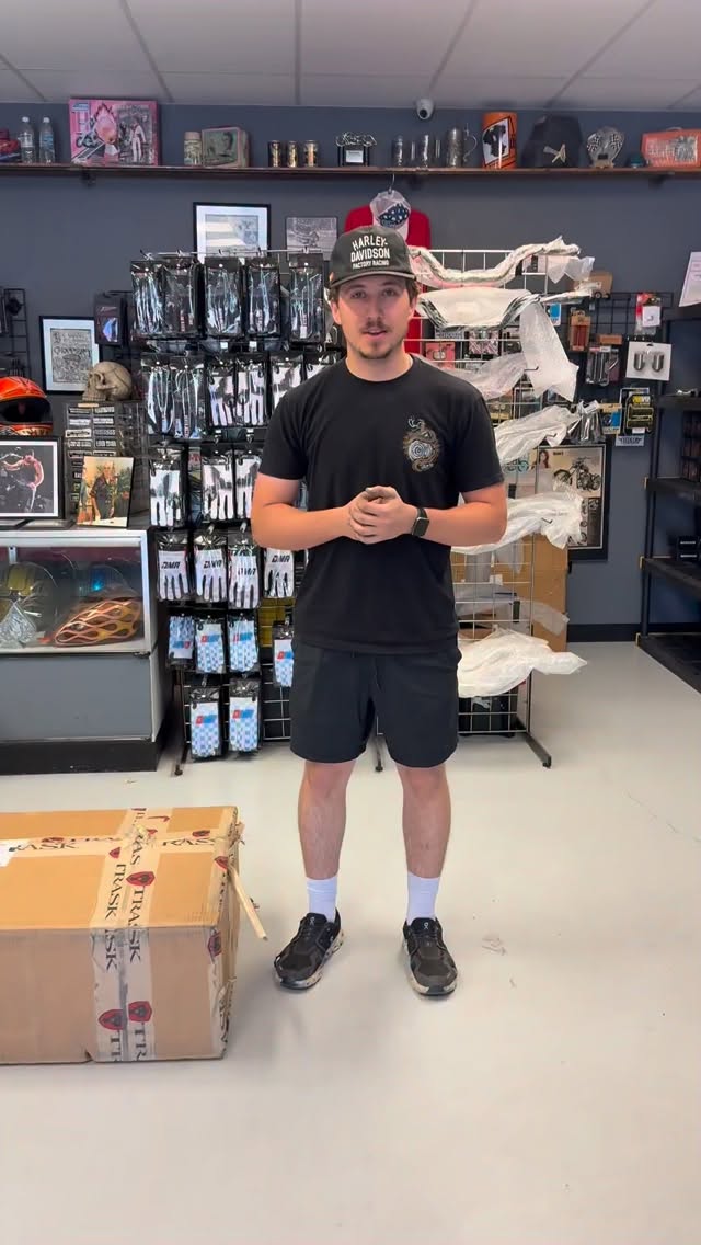 It’s FRIDAY! And what a good Friday it is thanks to the crew over at @traskperformance !!! @harrisonbbarnes is going to walk us through and show you all what we got.
I gotta say a huge THANK YOU to Nick and his crew for this amazing turbo kit! From beginning to end, these guys were great to work with. Alex was amazing and on top of everything. They continuously gave us updates without us even asking, progress emails throughout each stage of production, and met the deadline, which says ALOT!!! Thank you, thank you, thank you for jumping on board and helping us out with this DMR @harleydavidson @bornfreeshow LOWRIDER ST!! Now let’s make some power!!!! 🏁🏁🏁
#harleydavidson
#bornfree17
#harleypartner
@traskperformance
@lyndallbrakes
@rrhmph
@jamescarterseats
@evolution_industries
@feulingparts
@ridedunlop #ridedunlop
@arlennessmotorcycles
@customcycleengineering
@whovillespeedandcustom
@codychildress
@painthuffermetalflake
@fourrivershd
@thundermaxefi
@a1mike
@mymachinist
@fox
@brinxmoto
@ridefoxpv