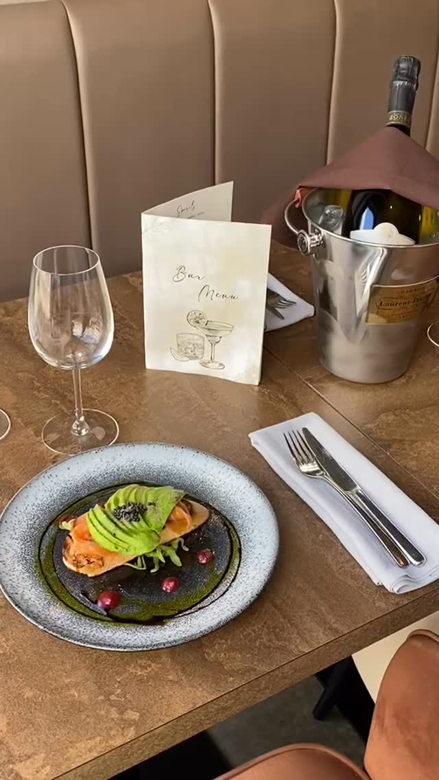 Smoked salmon & avocado brunch at SALT.
Fresh, balanced, and made for slow mornings done properly.
#saltbar #maldon #brunchatsalt #smokedsalmon #avocadobrunch