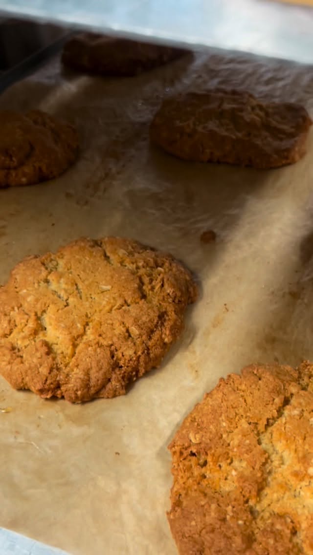 Fresh out of the oven – chewy ANZAC biscuits.
Crisp edges, soft centres, and that classic golden flavour. Limited numbers available, get them before they’re gone