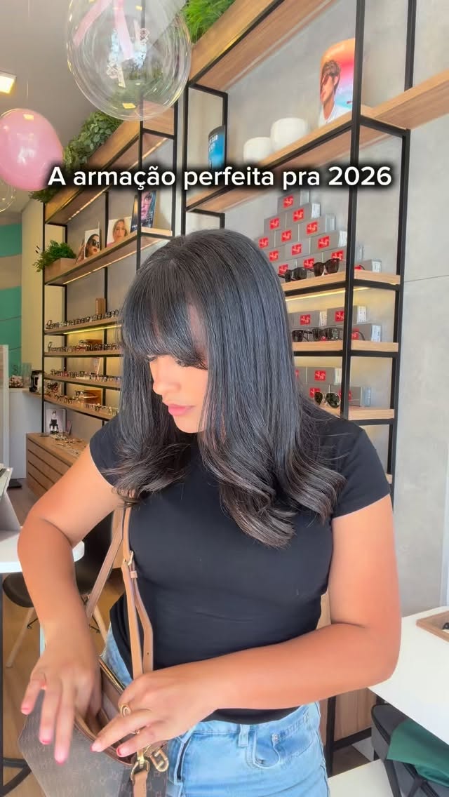 As lentes cosméticas estão em alta e se tornaram uma grande tendência para quem deseja realçar a beleza do olhar com naturalidade. ✨
Essa opção em tom marrom claro proporciona um efeito elegante e discreto, além de oferecer muito conforto para a visão. Versátil e prática, pode ser usada tanto em ambientes abertos durante o dia quanto em locais fechados, garantindo bem-estar e estilo em qualquer ocasião.
Entre no nosso site disponível na Bio e garanta já a sua! Ou tenha um atendimento personalizado! 📲
#Oticatechvision #Lentescosmeticos