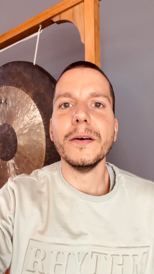 Fuori ora il nuovo brano insieme a @mrjamescrossley : SHANTI WAVES
Un viaggio tra le sonorità dell’Handpan, per concederti un momento di pace ✨
Andatelo ad ascoltare e ditemi cosa ne pensate. 🌊🎧
🟢 Spotify:
https://open.spotify.com/track0d3PldDjyrrMGFqDLArym5si=uiHgsZJ_QEib017Q6mN7Uw
🔵 Amazon Music:
https://music.amazon.it/albums/B0GHT5RCJR?marketplaceId=APJ6JRA9NG5V4&musicTerritory=IT&ref=dm_sh_9YRfpGPW2nNg5dqX94S3oCSx8&trackAsin=B0GHTCYNYB
🔴 Youtube Music:
https://youtu.be/FU2iIlvtYbM?is=qel4kSHG7cWNSEkh
⚫️ Apple Music:
https://music.apple.com/it/song/shanti-waves/1870693494
#filippopigaiani #bagnodisuoni #campanetibetane #suonoterapia #handpanmusic