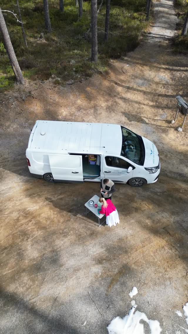 The best road trips are sometimes the ones where you just let go… no fixed plans, just enjoying yourself.
That’s also what Lagom is all about. 🌿
#smalandcampers #vantrip #scandinavianroadtrip #exploresweden #vanlifeeurope