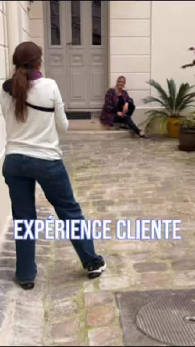 Merci à @aurelie.antonienko_psychologue pour ce témoignage brut, authentique et spontané.
Et non, ce n’est pas un script !
C’est exactement pour ça que ça fonctionne.
On parle souvent de stratégie, d’image, de visibilité… Mais au fond, la meilleure publicité reste toujours la même :
un client satisfait qui n’a rien à prouver.
Juste à parler.
Derrière cette vidéo, il n’y a pas “juste” un shooting.
Il y a une direction.
Un cadre.
Un niveau d’exigence.
Studio @crisnoe_photographer
Regard affûté par @isanoephotos
Mise en beauté signée @inesverbe_mua
Chaque détail compte.
Parce que l’image que vous renvoyez… travaille pour vous. Ou contre vous.
Et ici, on a choisi 😉
Celui de la clarté.
De la posture.
Du professionnalisme sans surjeu.
Merci pour ta confiance Aurélie 🙏🏻
Le reste ?
Se voit.
Nittaya, un point c’est tout.