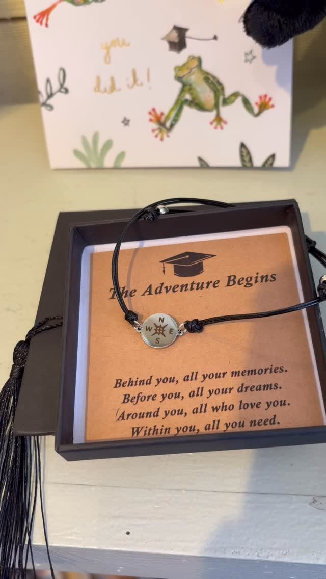 Itās always lovely to have a Momento of a graduation and new beginnings! Whether itās from middle school, high school, or college this little bracelet in this really cute box is a fun little way to remember.. even more appreciated with some money insideš the store is so full now itās looking great and there are many more things for graduation #graduation #remembervermont #mainstreetmiddlebury #middleburycollege #muhs