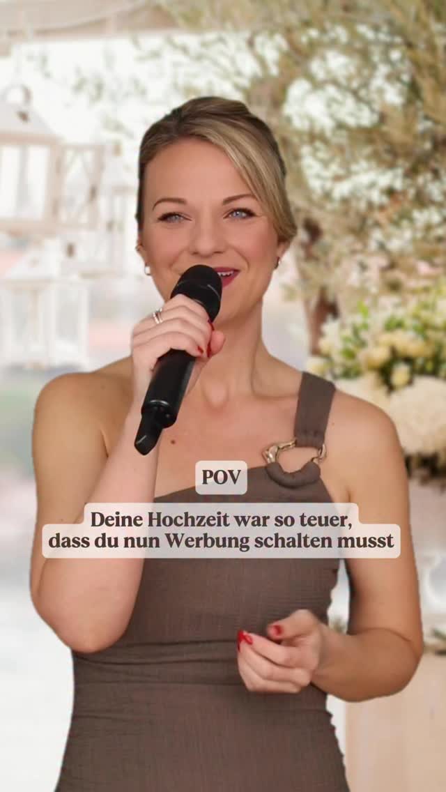 Achtung Parodie (keine echte Werbung) 🚨⚠️
Man wird überall mit Werbung zugeballert - warum also nicht auch beim JA-Wort? 😉
Keine Sorge… bei mir bleibt’s (noch) werbefrei 😄✨
#hochzeitssängerin #hochzeit #funny #fail #pov
