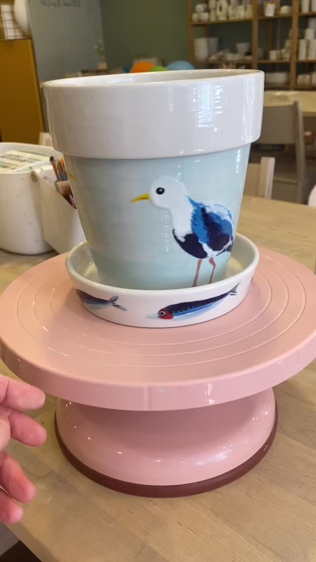 🍪 We hope you enjoyed a lazy Sunday 🍪 We had a lovely busy day with lots of talented painters and got to admire some of the latest masterpieces out of the kiln