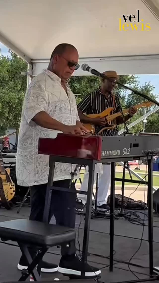 Vel Lewis performing “Maybe So” at Sugar Land Arts & Music Festival.
More performances on Vel Lewis Music YouTube Channel.
Follow Vel Lewis Music for more!
#VelLewisMusic #jazz #hammondorgan #hamfam #organ #music #grooving #live #performance #sugarland #festival
