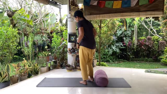 What if your yoga practice felt like this?
Soft. Grounded. Personal.
A session shaped around your body and your breath.
Private yoga in Ubud
message me to begin 🙏
#privateyoga #ubudyoga #ubud #yogainubud #bali