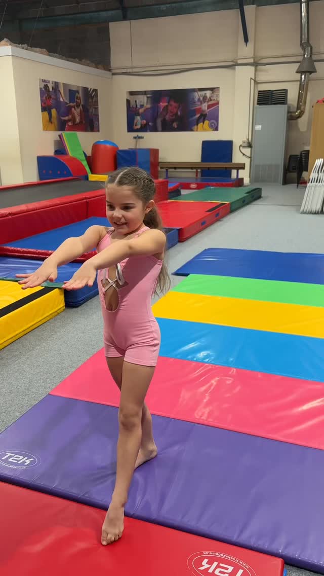 Private Lessons🤸♀️💜
A few clips of last weekends private lessons, lots of drills and new skills💜
Pop us a message for more info📧
#littlespringersgymnastics #syston #leicestershire #gymnastics #meltonmowbray