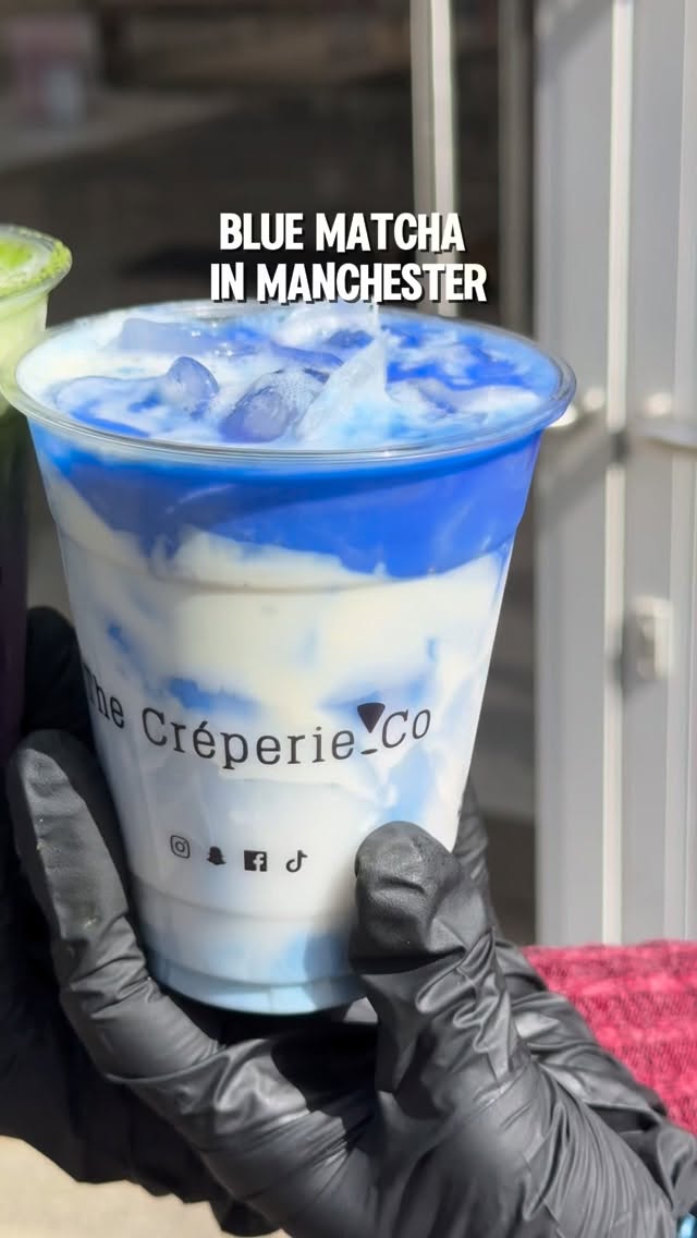 BLUE MATCHA HAS LANDED IN MANCHESTER!💫
Yes, really and it tastes even better than it looks! This vibrant viral Drink is packed with antioxidants, completely Caffeine-free, and the perfect refreshing start to your DAY!✨
Head down to The Creperie Co and give it a try for yourself… trust us, you’ll be OBSESSED!💕
#Creperie #CreperieCo #BlueMatcha #MatchaLover #MatchaInManchester