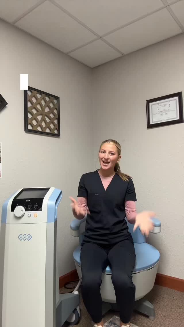 80% educating about the EMSELLA chair 📖
20% hoping someone asks so I can explain how it delivers the equivalent of thousands of Kegels in one session ⭐️🤭
#emsella #pelvicfloor