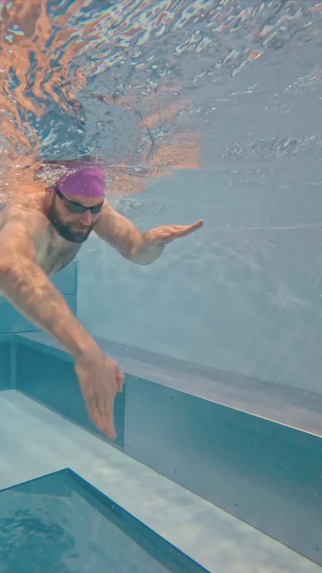 A drill that helps connect catch to pull:
Front paddle sculling (extended doggy paddle) 🐕
From a long front-crawl position, press the hand towards the back of the pool underneath your shoulder line as you would in the start of doggy paddle, then stretch forward again. Alternate arms. This can be done with head down or head up looking at your arms. Focus on a high elbow, good pressure on the water, and a smooth catch.
#swimming #swimstation #london