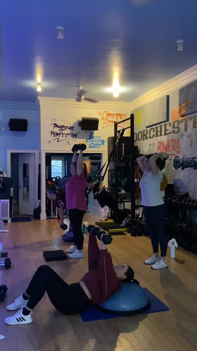 We don't just "pick things up and put them down" 😂 we also have fun while doing it! 💪💪
Our small fitness studio, CTS, might not have all the bells and whistles big box gyms do, but we do have:
⭐️Community values that are rooted in everything we do!
🙏🏼Connection with our team and our clients!
🩵Compassion and understanding for any injuries/conditions you may have!
💪Commitment to you and your goals!!
Andddd we also have a lot of fun equipment too😉
What makes our training sessions special isn't the stuff, it's the people - and we know that; which is why we appreciate every single Client, every single session, every damn day. 😃
So join us for a $40 Intro Session and see what we're all about! DM or email us!
PS- sound on 🔊😂 that's Erin @pushupsandcocktails