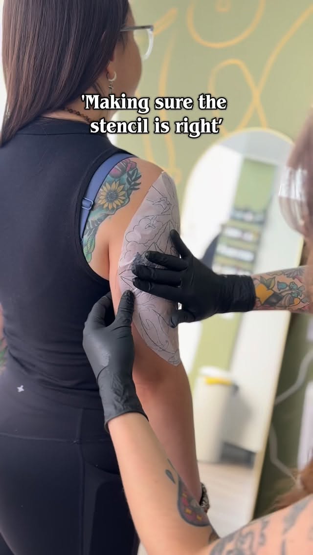 @shelbyrosetattoo making sure it is spotless✨