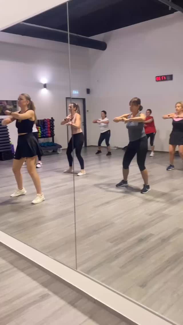 Sport verändert nicht nur deinen Körper, sondern auch deinen Kopf.💛
🧠 Mehr Selbstvertrauen
⚖️ Mehr Ausgleich im Alltag
💪 Mehr innere Stärke
Regelmäßige Bewegung kann Stress reduzieren, deine Stimmung verbessern und deine mentale Widerstandskraft stärken.
Bleib dran – für dich.🙌