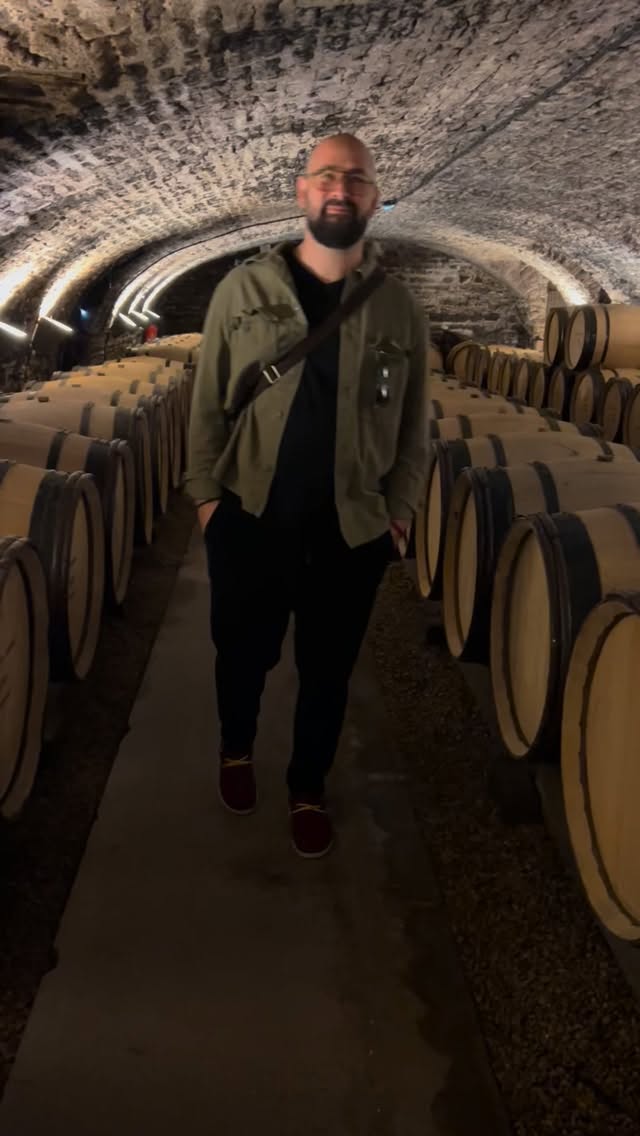 « 🌟 Enjoying an incredible day in Burgundy with our amazing group travelling with Rouge Bordeaux in France and The Flying Grape! 🍷 We explored the beautiful town of Beaune and indulged in the grand cru of Clos de Vougeot. The wines and vineyards are simply spectacular! A highlight was visiting the Hospices of Beaune, and nothing beats making our own mustard using just seeds and vinegar. Cheers to unforgettable experiences! 🍇✨ »