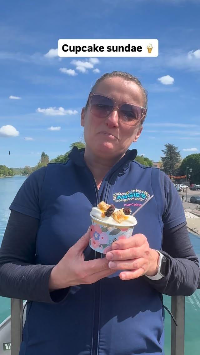 Notre cupcake sundae disponible en boutique ! 🍦
Venez profitez du beau temps à Lagny sur Marne avec ses bords de marne agréable et le grand parc pour les enfants ☀️☀️☀️☀️☀️
Angie’s Cupcakes 43 rue du Chemin de Fer, Lagny sur Marne
Ouvert du mercredi au dimanche matin
#angiescupcakes77 #cupcakesundae #glaceitalienne #faitmaison @lagnycommerces @lagnysurmarne